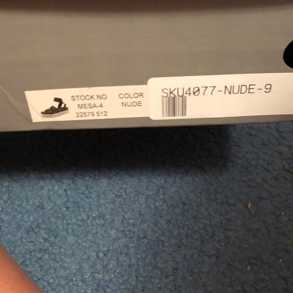 Pierre Dumas platform sandals. - Picture 5 of 5